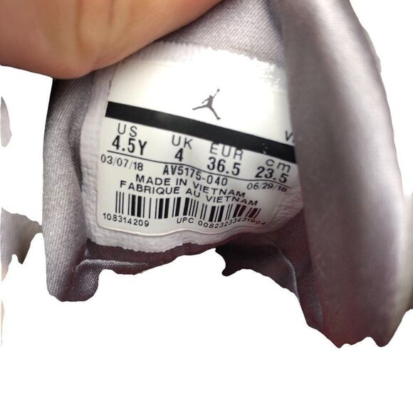 RARE 2018 Air Jordan Max Aura Silv Sz 6 - Picture 6 of 16